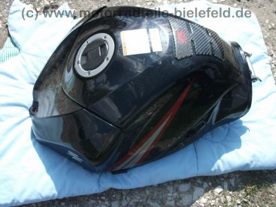 Suzuki_GSX-R_GSXR_750_600_K6_K7_zerlegt_-_Motor_Hinterrad_Schwinge_Verkleidung_etc__31.jpg