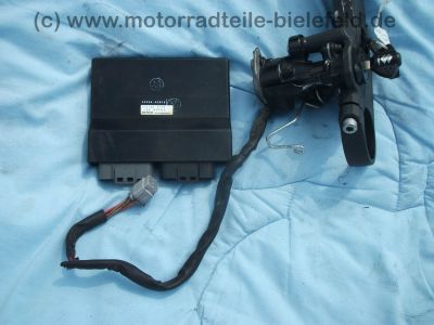 Suzuki_GSX-R_GSXR_750_600_K6_K7_zerlegt_-_Motor_Hinterrad_Schwinge_Verkleidung_etc__60.jpg