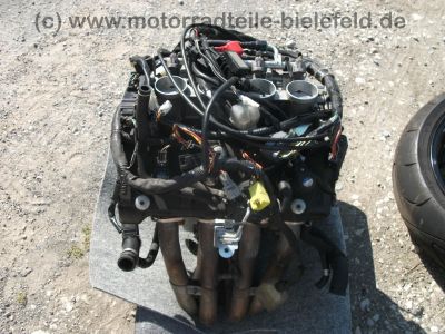 Suzuki_GSX-R_GSXR_750_600_K6_K7_zerlegt_-_Motor_Hinterrad_Schwinge_Verkleidung_etc__9.jpg