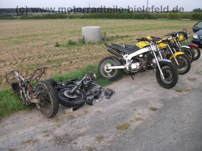 Yamaha_TDR_125_R_4GW_SuperMoto_Stunt_-_wie_3SH_3XE_3XD_4GW_4GX_5AN_RD_DT_125_R_15.jpg