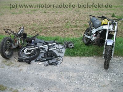 Yamaha_TDR_125_R_4GW_SuperMoto_Stunt_-_wie_3SH_3XE_3XD_4GW_4GX_5AN_RD_DT_125_R_17.jpg