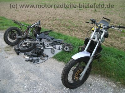 Yamaha_TDR_125_R_4GW_SuperMoto_Stunt_-_wie_3SH_3XE_3XD_4GW_4GX_5AN_RD_DT_125_R_18.jpg