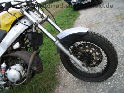 Yamaha_TDR_125_R_4GW_SuperMoto_Stunt_-_wie_3SH_3XE_3XD_4GW_4GX_5AN_RD_DT_125_R_23.jpg