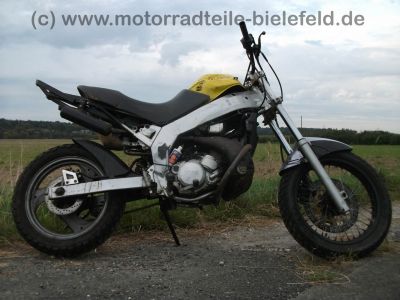 Yamaha_TDR_125_R_4GW_SuperMoto_Stunt_-_wie_3SH_3XE_3XD_4GW_4GX_5AN_RD_DT_125_R_69.jpg