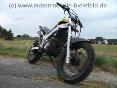 Yamaha_TDR_125_R_4GW_SuperMoto_Stunt_-_wie_3SH_3XE_3XD_4GW_4GX_5AN_RD_DT_125_R_70.jpg