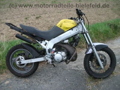 Yamaha_TDR_125_R_4GW_SuperMoto_Stunt_-_wie_3SH_3XE_3XD_4GW_4GX_5AN_RD_DT_125_R_73.jpg