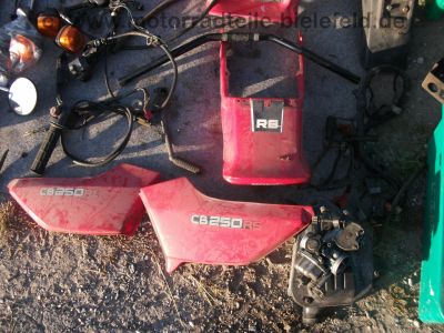 Honda_CB_250_RS_rot_MC02_zerlegt_Motor_demontiert_Neuteile_-_wie_XL_CL_250_R_S_MD03_MD04_MD06_Deluxe_10.jpg