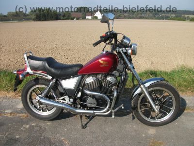 Honda_VT_500_C_Custom_Shadow_PC08_rot_Chopper_vorverlegte_Fischer_Fussrasten-Anlage_orig__Auspuff_HM_MF5_E_Sankei_2160_1a_gepflegt_70.jpg