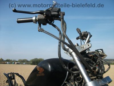 Honda_VT_500_C_Custom_Shadow_PC08_schwarz_Fehlteile_Chopper_vorverlegte_Fischer_Fussrasten-Anlage_FS07_eingetragen_71.jpg
