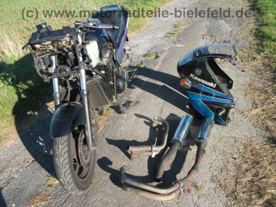 Kawasaki_GPX_600_R_ZX_600_C_schwarz-gruen_Umfaller_-__wie_GPZ_GPX_ZX_500_600_750_900_A_B_C_D_R_3.jpg