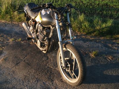 Yamaha_XJ_600_51J_Sturz_Extras_2__Lacksatz_rot_-_wie_3KM_3KN_4V8_XJ_400_550_750_900_7.jpg
