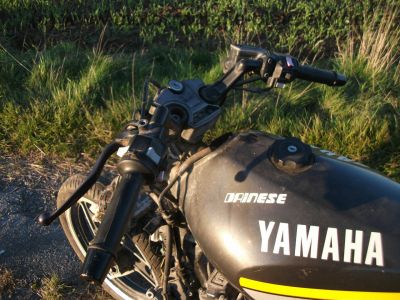 Yamaha_XJ_600_51J_Sturz_Extras_2__Lacksatz_rot_-_wie_3KM_3KN_4V8_XJ_400_550_750_900_94.jpg