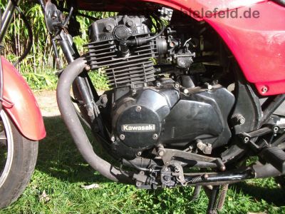 Kawasaki_GPZ_305_Kette_Typ_EX_305_A_rot_Auspuff_KHI_K_070_-_wie_GPz_Z_KZ_CSR_250_305_A_B_C_LTD_BD_Belt_Drive_23.jpg