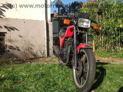 Kawasaki_GPZ_305_Kette_Typ_EX_305_A_rot_Auspuff_KHI_K_070_-_wie_GPz_Z_KZ_CSR_250_305_A_B_C_LTD_BD_Belt_Drive_55.jpg