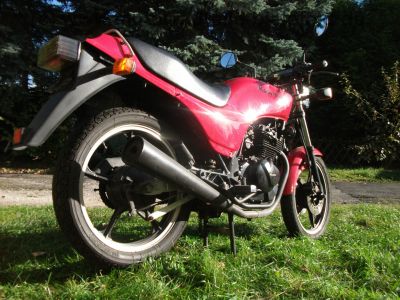 Kawasaki_GPZ_305_Kette_Typ_EX_305_A_rot_Auspuff_KHI_K_070_-_wie_GPz_Z_KZ_CSR_250_305_A_B_C_LTD_BD_Belt_Drive_56.jpg