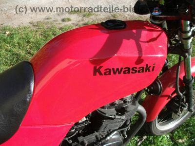 Kawasaki_GPZ_305_Kette_Typ_EX_305_A_rot_Auspuff_KHI_K_070_-_wie_GPz_Z_KZ_CSR_250_305_A_B_C_LTD_BD_Belt_Drive_63.jpg