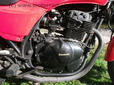 Kawasaki_GPZ_305_Kette_Typ_EX_305_A_rot_Auspuff_KHI_K_070_-_wie_GPz_Z_KZ_CSR_250_305_A_B_C_LTD_BD_Belt_Drive_64.jpg