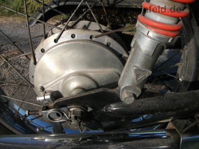 Honda_CJ_250_T_rot_Gepaecktraeger_Lenkungsdaempfer_Verkleidung_M-Lenker_13kW_o__20kW_-_wie_CB_CJ_250_350_360_T_G_79.jpg