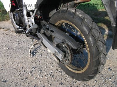 Honda_XL_600_V_Transalp_PD06_rot-weiss_METZELER_Hauptstaender_-_wie_PD10_XRV_650_750_RD03_RD04_21.jpg