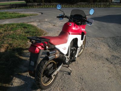 Honda_XL_600_V_Transalp_PD06_rot-weiss_METZELER_Hauptstaender_-_wie_PD10_XRV_650_750_RD03_RD04_67.jpg