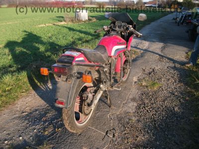Kawasaki_GPZ_750_UT_rot_KZ_750_A1_A2_ZX_750_A_-_wie_Z_KZ_GPz_LTD_400_550_750_1100_UT_E_A_B_131.jpg