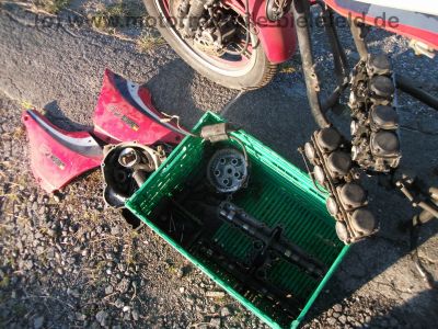 Kawasaki_GPZ_750_UT_rot_KZ_750_A1_A2_ZX_750_A_-_wie_Z_KZ_GPz_LTD_400_550_750_1100_UT_E_A_B_51.jpg