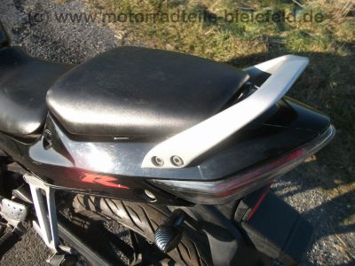 Honda_CBR_125_R_JC34_schwarz_80kmh_-_wie_CBF_CG_CBX_CBZ_125_JC_18_22_23_27_29_40_12.jpg