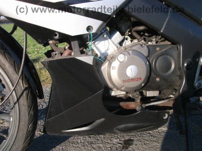 Honda_CBR_125_R_JC34_schwarz_80kmh_-_wie_CBF_CG_CBX_CBZ_125_JC_18_22_23_27_29_40_23.jpg