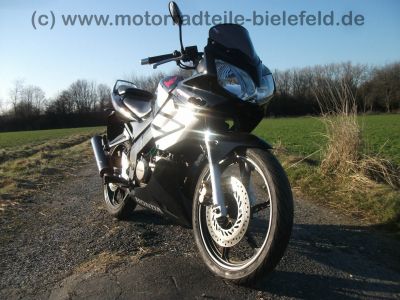 Honda_CBR_125_R_JC34_schwarz_80kmh_-_wie_CBF_CG_CBX_CBZ_125_JC_18_22_23_27_29_40_41.jpg
