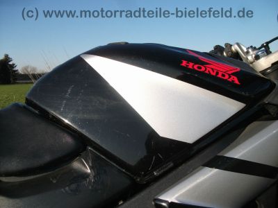 Honda_CBR_125_R_JC34_schwarz_80kmh_-_wie_CBF_CG_CBX_CBZ_125_JC_18_22_23_27_29_40_54.jpg