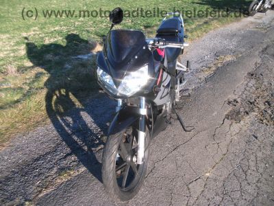 Honda_CBR_125_R_JC34_schwarz_80kmh_-_wie_CBF_CG_CBX_CBZ_125_JC_18_22_23_27_29_40_7.jpg