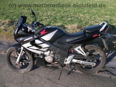 Honda_CBR_125_R_JC34_schwarz_80kmh_-_wie_CBF_CG_CBX_CBZ_125_JC_18_22_23_27_29_40_8.jpg