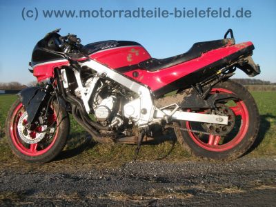 Honda_CBR_600_F_rot-schwarz_25kW_PC23_Sturz_-_wie_PC19_CBR_1000_F_SC21_SC24_15.jpg