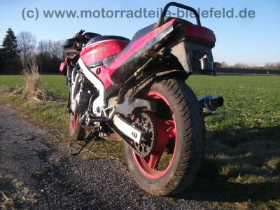 Honda_CBR_600_F_rot-schwarz_25kW_PC23_Sturz_-_wie_PC19_CBR_1000_F_SC21_SC24_16.jpg