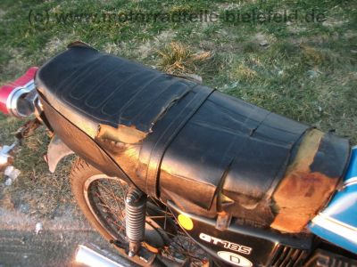 Suzuki_GT_185_blau_2-Takt_Wrack_Auspuff_Motor_original_-_wie_GP_GT_125_200_X5_250_X7_57.jpg