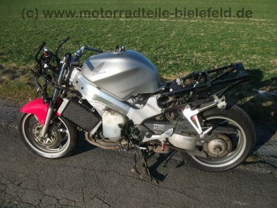 Honda_VFR_800_FI_RC46_silber_crash_-_wie_VFR_750_F_RC24_RC36_1200_F_VTR_1000_F_Firestorm_SC36_RC60_X_Crossrunner_63.jpg