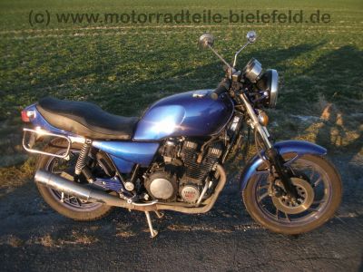 Yamaha_XJ_650_4K0_blau_Kardan-Tourer_Schuh_Koffer-Traeger_-_wie_XJ_400_500_550_600_700_750_Maxim_Radian_SECA_51J_3KN_4V8_3KM_11M_41Y_46.jpg