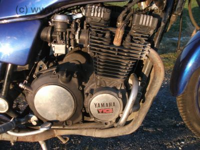Yamaha_XJ_650_4K0_blau_Kardan-Tourer_Schuh_Koffer-Traeger_-_wie_XJ_400_500_550_600_700_750_Maxim_Radian_SECA_51J_3KN_4V8_3KM_11M_41Y_53.jpg