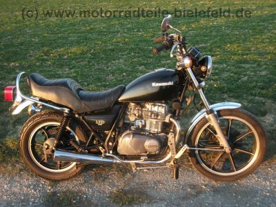 Kawasaki_KZ_440_A_LTD_Chopper_schwarz_Twin_vorverlegte_Fussrastenanlage_-_wie_KZ_Z_LTD_250_400_440_A_B_C_H_LTD_53.jpg