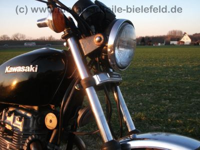Kawasaki_KZ_440_A_LTD_Chopper_schwarz_Twin_vorverlegte_Fussrastenanlage_-_wie_KZ_Z_LTD_250_400_440_A_B_C_H_LTD_75.jpg
