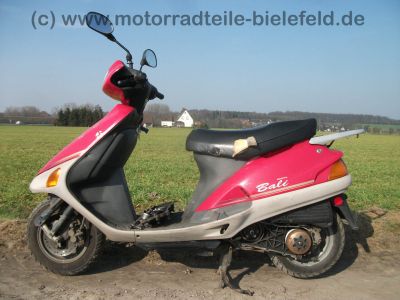 Honda_SJ_50_Bali_AF32_rot_EZ_95_2-Takt_Roller_49_ccm_3kw_50_kmh_1.jpg