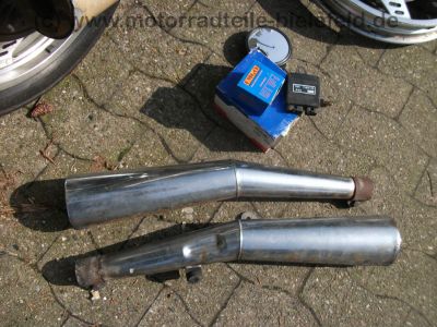 Honda_CBX_550_F_PC04_blau_OSIRIS_Laser_Auspuff_4in1_Magura_Lenker_Stahlflex_Bremsleitung_25kW_34PS_Drosselung_BOE_4.jpg