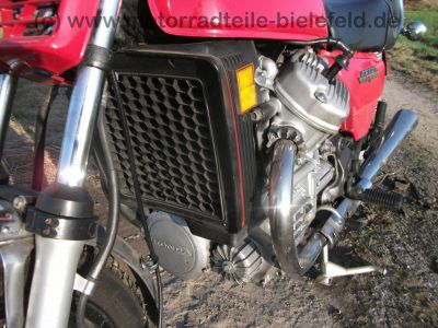 Honda_CX_500_rot_37kW_Front-Maske_JAMA_Auspuff_-_wie_CX_500_C_PC01_92.jpg