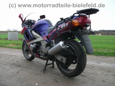 Kawasaki_ZZR_600_E_ZX600E_72kW_Unfall_3x_GIVI_Koffer-Träger_-_wie_GPZ_GPX_ZZ-R_600_1100_C_D_ZX600_A_B_C_D_3.jpg