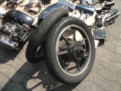 Kawasaki_KZ_250_A_Twin_grau-blau_zerlegt_-_wie_Z_KZ_400_440_Twin_LTD_A_C_H_16.jpg