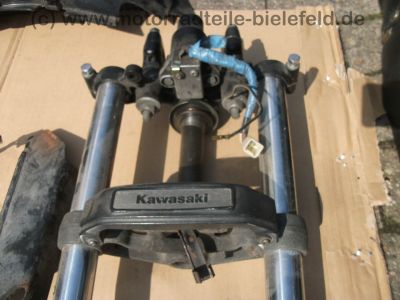 Kawasaki_KZ_250_A_Twin_grau-blau_zerlegt_-_wie_Z_KZ_400_440_Twin_LTD_A_C_H_97.jpg