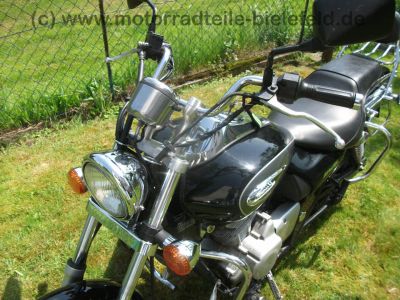 Kawasaki_BN_125_A_Eliminator_EZ_03_schwarz-silber_Sturzbuegel_Sissy-Bar_Gepaecktraeger_-_wie_EL_250_252_A_B_Eli_86.jpg