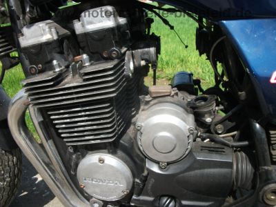 Honda_CBX_650_E_RC13_blau_2__75PS_Motor_Extras_Zubehoer_neuer_Auspuff_-_wie_CBX_550_750_F_F2_67.jpg