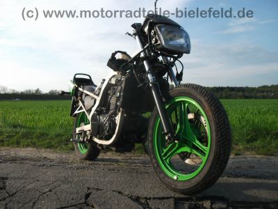 Kawasaki_GPZ_500_S_schwarz-gruen_ABM_Fussrasten_Motor_37_tKM-_wie_GPZ_KLE_EN_EX_500_A_B_C_D_LTD_Twin_68.jpg