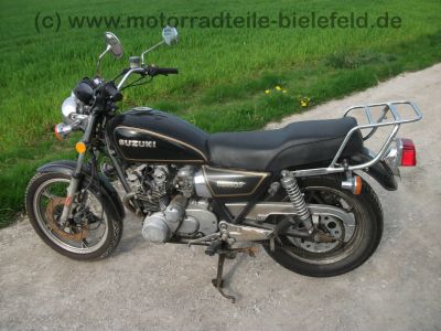Suzuki_GS_550_T_Chopper_orig__schwarz_Gepaecktraeger_MOTAD_4-1_Auspuff_Edelstahl_-_wie_GS_400_450_500_550_750_D_E_L_T_64.jpg
